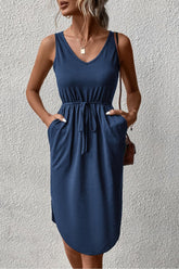 Robe sans manches à col en V et ourlet incurvé